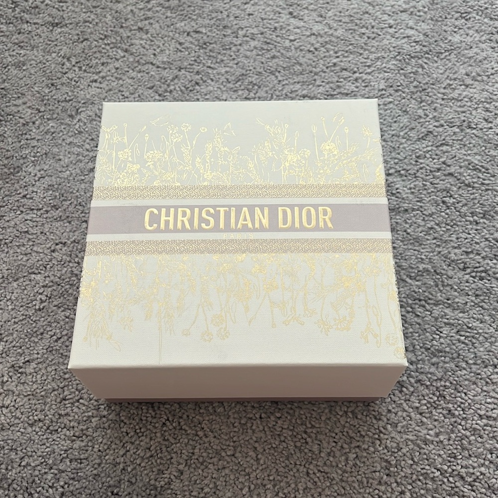 Light pink, gold, white dior box
